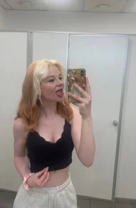 LorineFavaros XXX nøgenfoto 4