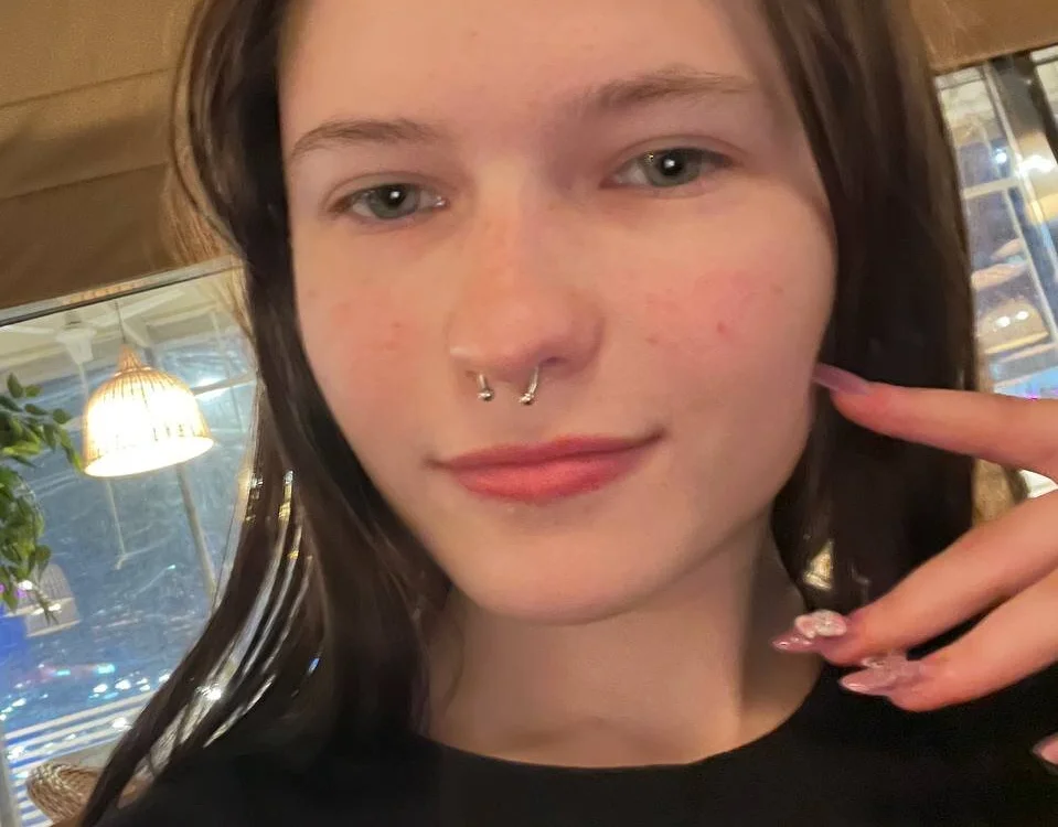 LynHillaire offline chatrum