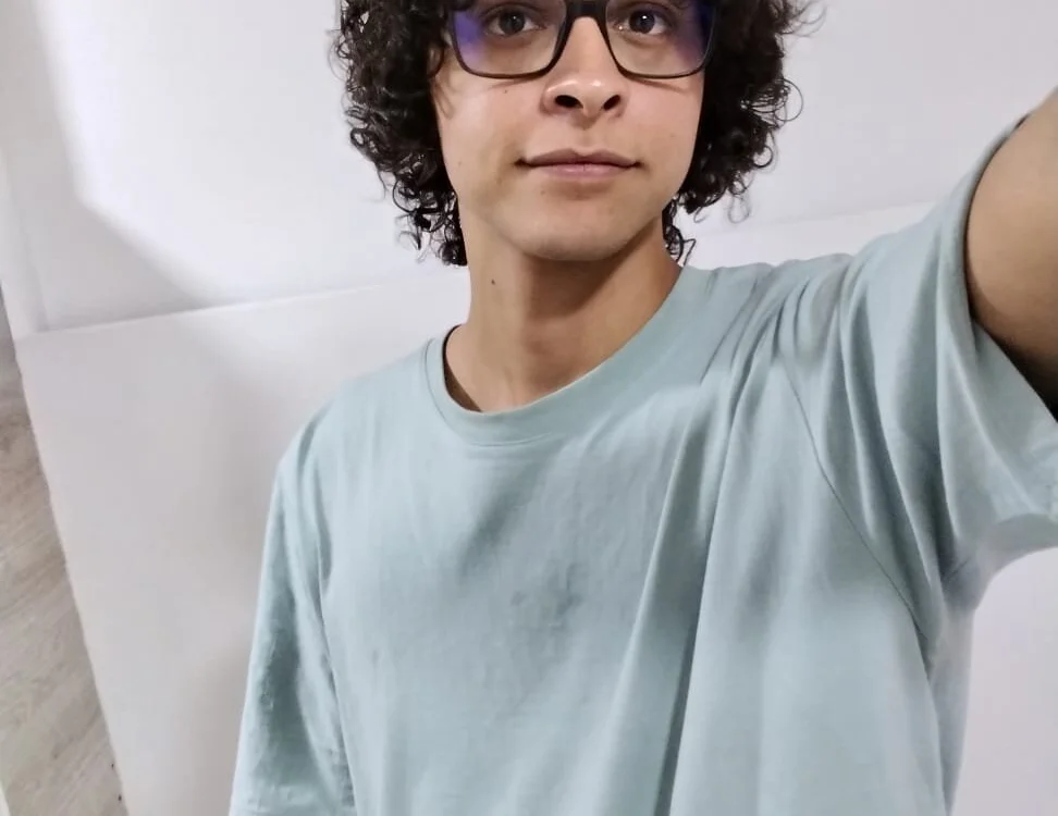 Jacob_santoss Adlı Modelin Çevrimdışı Sohbet Odası