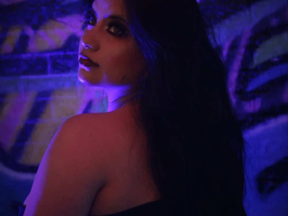 Alexa_Espinoza Chat Room offline