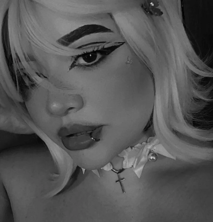 Sweet_Triix – Offline chatovacia miestnosť