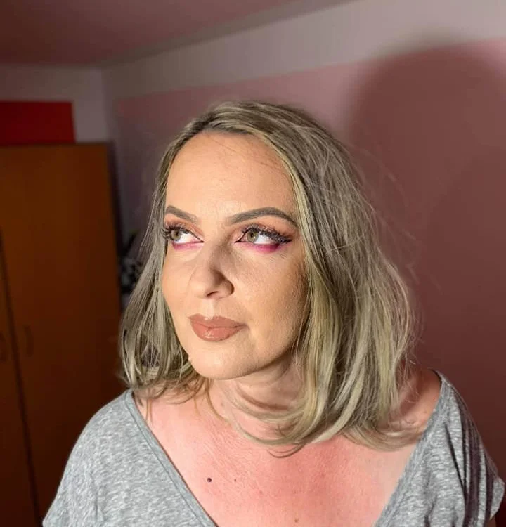 wetladyjoy's Offline Chat Room
